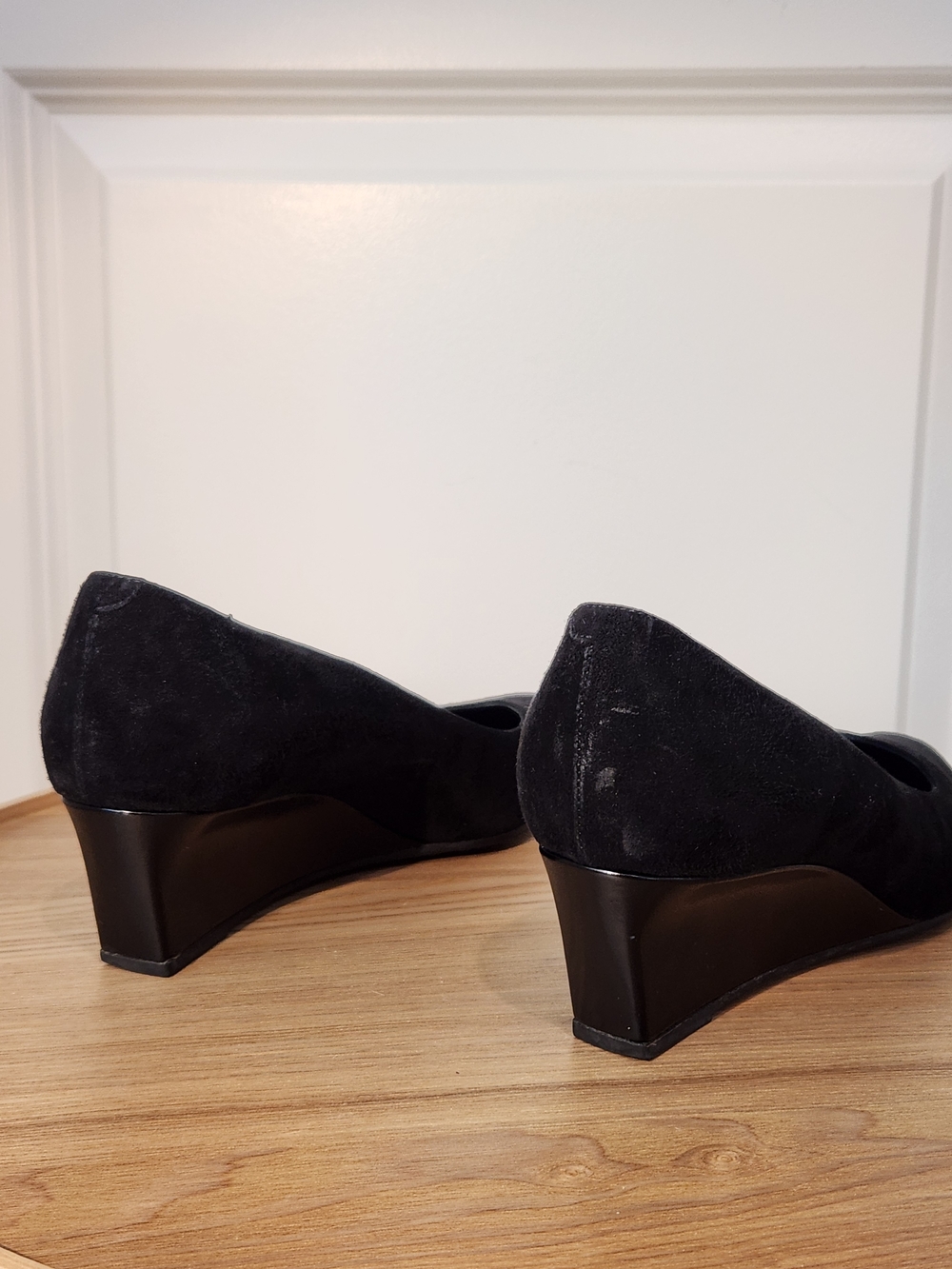 Tod's Black Suede Low Heel Pumps - Picture 4 of 12